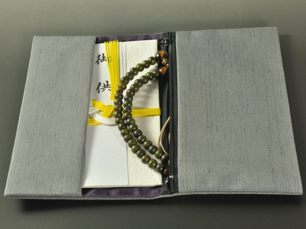 数珠袋 大（金封ふくさ） 無地 グレー ｜ 数珠・念珠の専門店亀屋 京都の数珠職人がつくる日本製のお数珠を販売