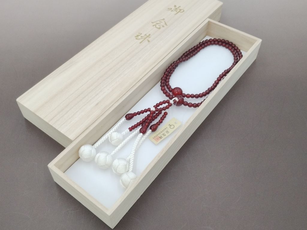 瑪瑙 梵天カガリ房（白色） 日蓮正宗 女性用本式数珠 ｜ 数珠・念珠の